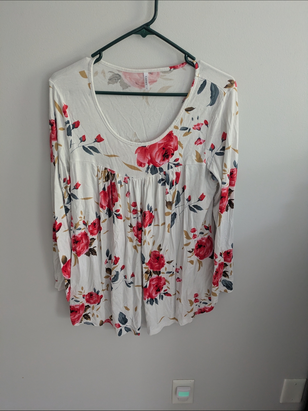 Scoop Neck Long Sleeve Top - Large